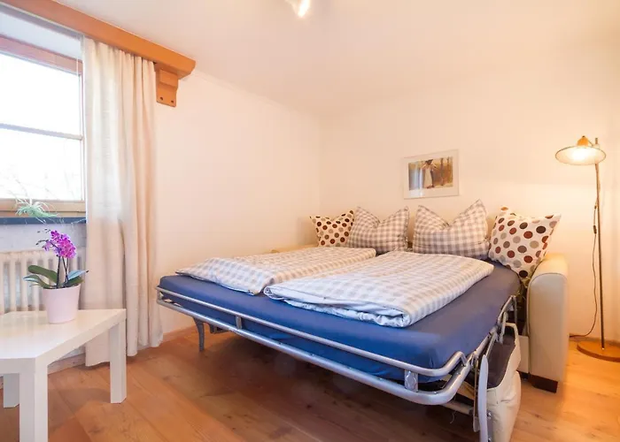 Tröster Apartment *